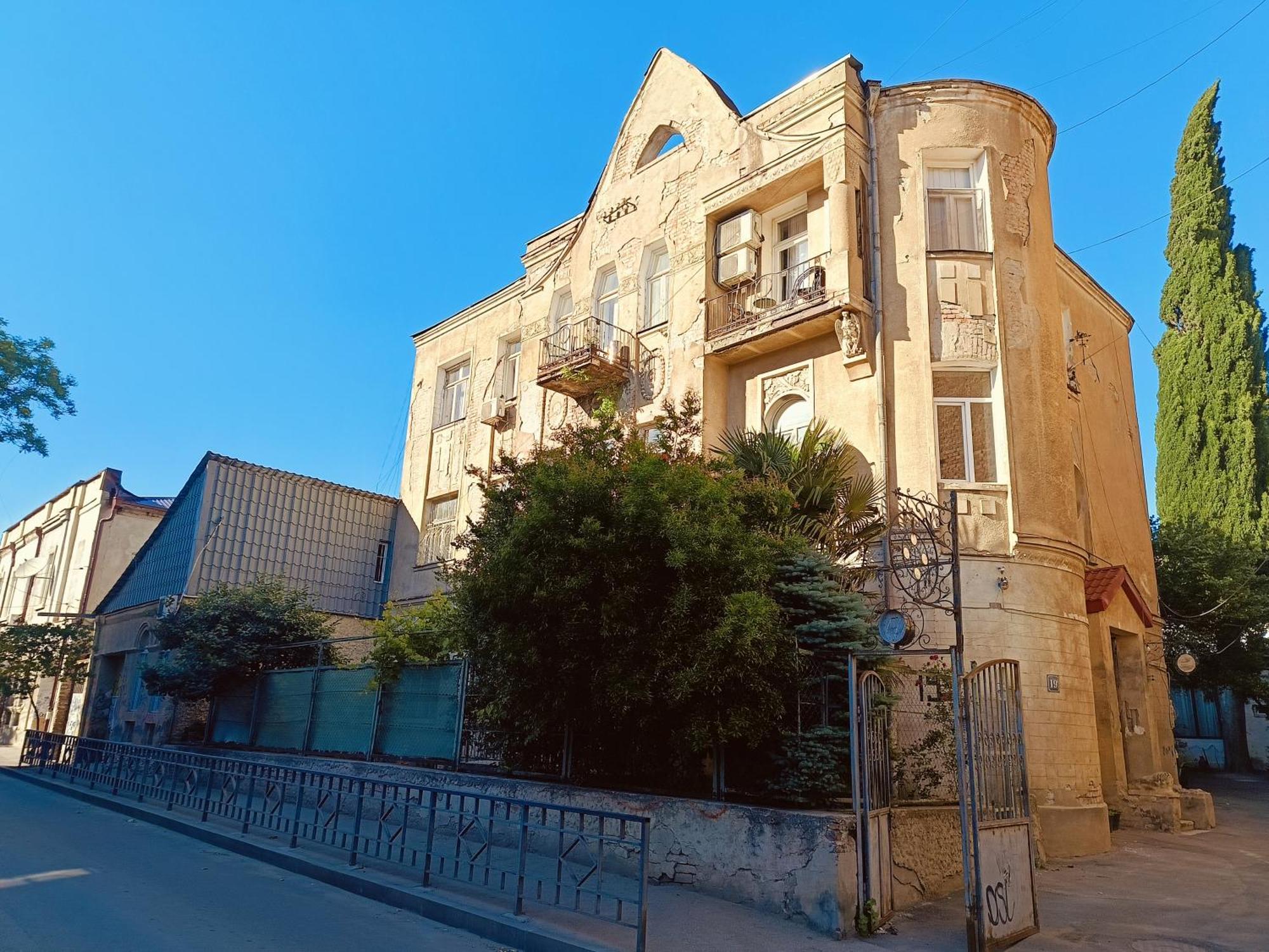 Guest House Irina Тбілісі Екстер'єр фото
